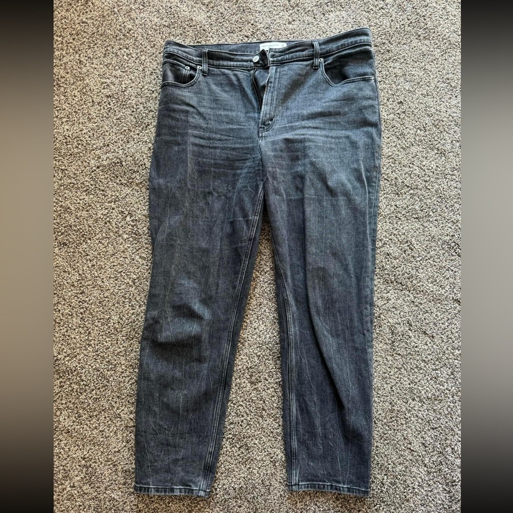 Abercrombie The Mom High Rise Jean